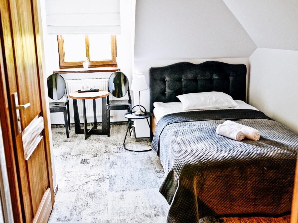 Dwor Karwacz Bed & Breakfast Przasnysz Luaran gambar