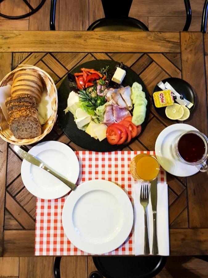 Dwor Karwacz Bed & Breakfast Przasnysz Luaran gambar