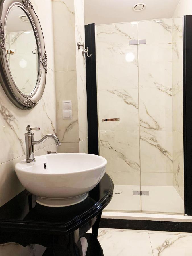 Dwor Karwacz Bed & Breakfast Przasnysz Luaran gambar